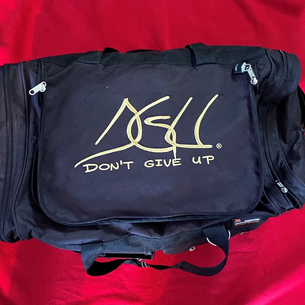 DGUDON'TGIVEUP IS HERE